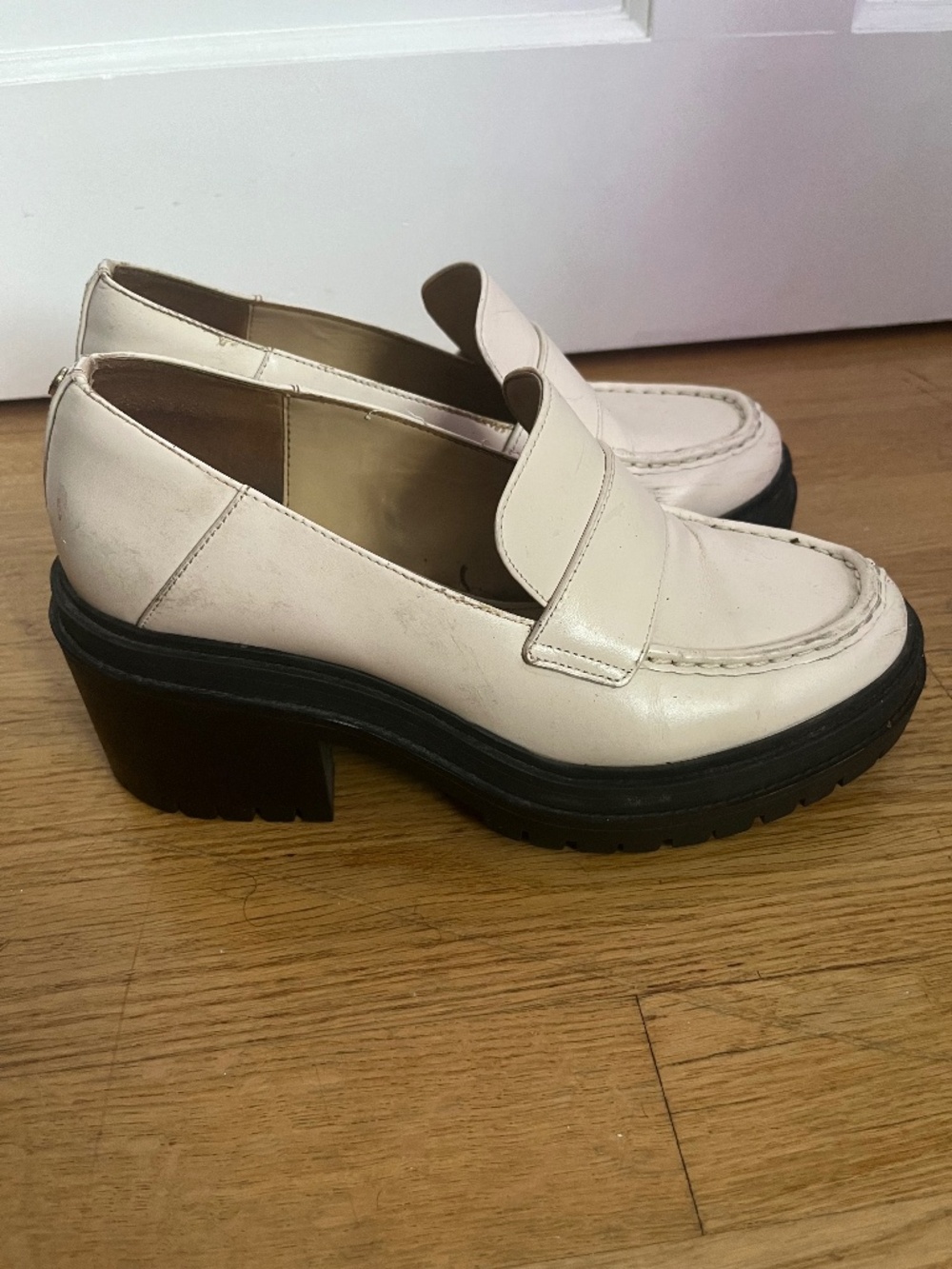 USED Michael Kors Faux Leather Lug Sole Platform Loafers Womens 7.5